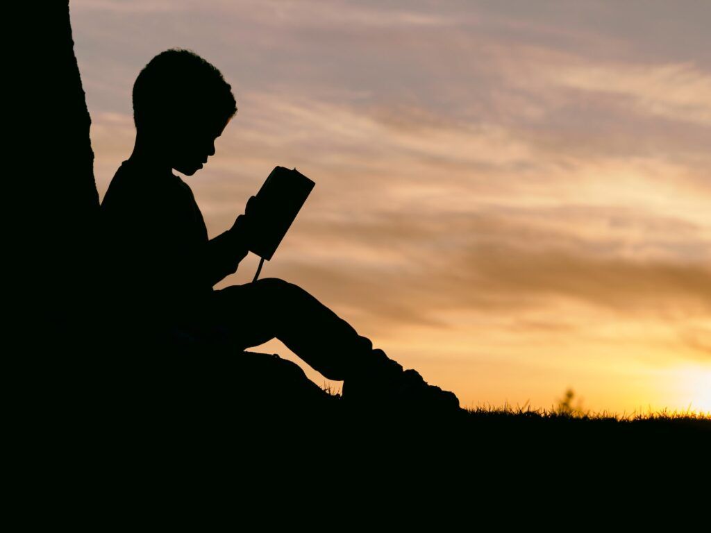child-reading-bible